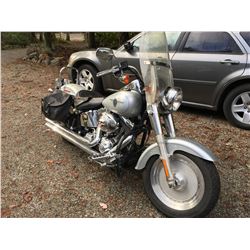 2004 HARLEY DAVIDSON FAT BOY CRUISER SOFT TAIL - GREY - VIN # 5HD1BXB104Y017876, 60,633KM -