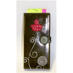 NEW SHAG WEAR FLOWER WALLET