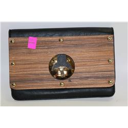 NEW WOMENS CLUTCH/ CROSS BODY PURSE; WOOD TONE &