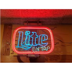"LITE ON TAP" NEON SIGN, UNTESTED. BUYER IS