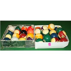 LOT OF ASSORTED SPARE POOL BALLS
