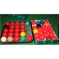 LOT OF ASSORTED SPARE SNOOKER POOL BALLS