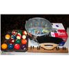 Image 1 : 2 NEW BOXES OF BILLIARD CHALK, WITH BALLS AND MORE