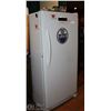 Image 1 : FRIDGIDAIRE UPRIGHT FREEZER, 28 X 28 X 60