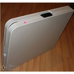 6FT FOLDING HEAVY DUTY RESIN TABLE