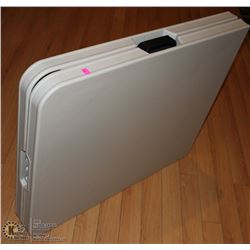 6FT FOLDING HEAVY DUTY RESIN TABLE