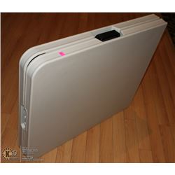 6FT FOLDING HEAVY DUTY RESIN TABLE