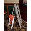 Image 1 : 5FT ALUMINUM STEP LADDER AND 3FT STEP STOOL