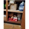 Image 3 : CABINET CONTENTS: INCLUDES CLEANING SUPPLIES,
