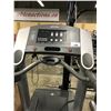 Image 2 : LIFE FITNESS 95TI FLEX DECK TREADMILL 120V/20A