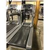 Image 2 : LIFE FITNESS 95TI FLEX DECK TREADMILL 120V/20A