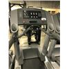Image 2 : LIFE FITNESS 95TI FLEX DECK TREADMILL 120V/20A