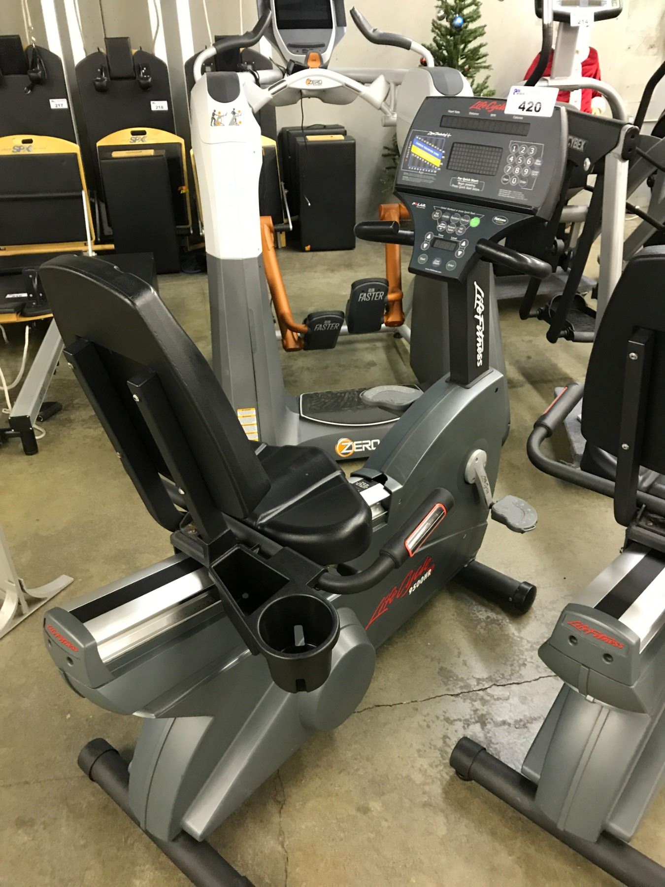 LIFE FITNESS 9500 HR RECUMBENT BIKE