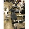 Image 1 : LIFE FITNESS CRUNCH STATION