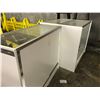 Image 2 : LOT OF 5 COUNTER HEIGHT WHITE DISPLAY CASES