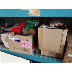 LOT OF CHRISTMAS DECOR