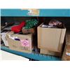 Image 1 : LOT OF CHRISTMAS DECOR