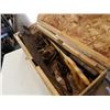 Image 2 : WOOD TOOLBOX WITH HAND SAWS AND SPEED DRILLS