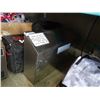 Image 1 : 28 INCH BROAN RANGE HOOD FAN