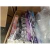 Image 3 : BOX OF GIFT BAGS AND PLASTIC BAGS