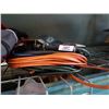 Image 2 : 2 EXTENTION CORDS AND 2 TROUBLE LIGHTS