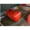 Image 2 : 2 BOAT ANCHORS AND 2 MARINE GAS CANS