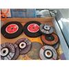 Image 3 : TRAY OF GRINDING DISCS AND WHEELS