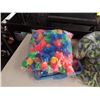 Image 2 : Silicone swed containers and plastic animals
