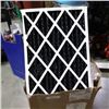 Image 2 : BOX OF PLEATED CARBON AIR FILTERS 18 X 24 X 2