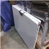 Image 1 : 6 FOOT FOLDING MARKET TABLE