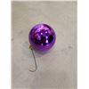 Image 3 : BOX OF 100 PLUS CHRISTMAS BALL ORNAMENTS