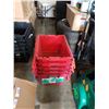 Image 2 : 5 TOTES WITH BUILT IN LIDS