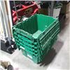 Image 3 : 5 TOTES WITH BUILT IN LIDS