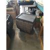 Image 3 : 5 TOTES WITH BUILT IN LIDS