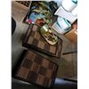 Image 1 : TRAY OF BEACH CHAIR SIDE TABLES AMD PLACEMATS