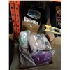 Image 1 : 3 BOXES SOCKS, DOG COATS, DOG ITEMS, WIRE RACK