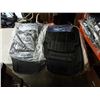 Image 1 : 2 UNIVERSAL CAR MAT SET