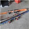 Image 3 : 2 pair of Soloman skis and electric chainsaw