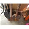 Image 2 : LOT OF SHOVELS