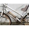 Image 2 : WHITE HUFFY BIKE