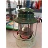 Image 2 : Coleman lantern and tank