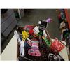 Image 2 : BOX OF HAIR ACCESSORIES