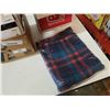 Image 3 : 2 BOXES OF NEW LEGGINGS AND SHIRTS