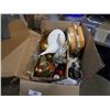 Image 2 : BOX OF COLLECTABLES