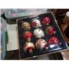 Image 2 : 3 TOTES AND BOX OF XMAS TREE ORNAMENTS