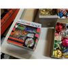 Image 5 : LOT OF VINTAGE CHRISTMAS ORNAMENTS