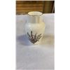 Image 7 : LOT OF PORCELAIN COLLECTIBLES