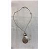 Image 13 : Case of necklaces and bracelets