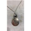 Image 14 : Case of necklaces and bracelets