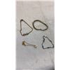 Image 4 : Case of necklaces and bracelets